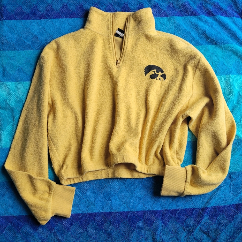 Cropped Hawkeyes Sweatshirt Collared Pullover 1/4 Zip Iowa Fuzzy Knit Chicka-D M